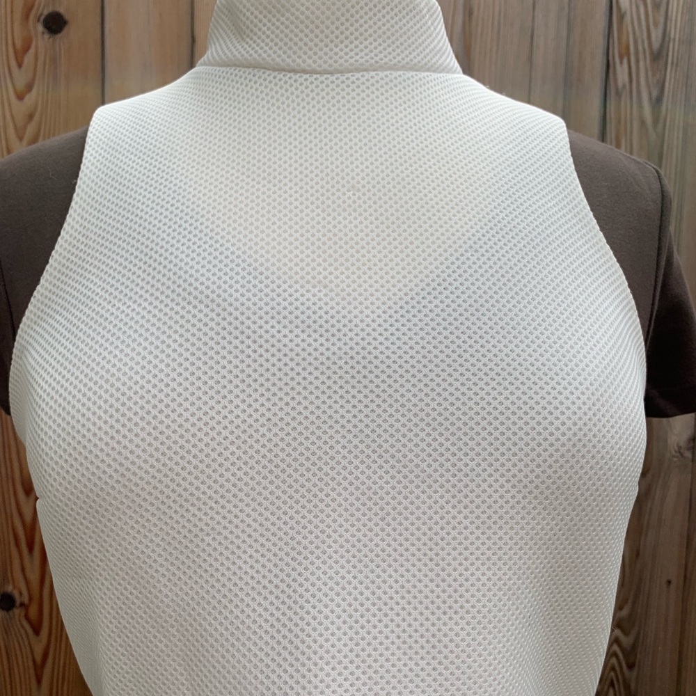 Express back zip crop w/back cutouts